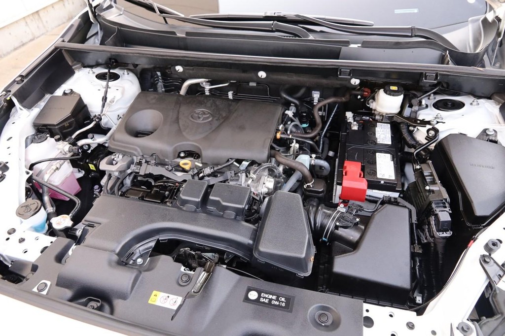Toyota RAV4 Vehicle Full-screen Gallery Image 28