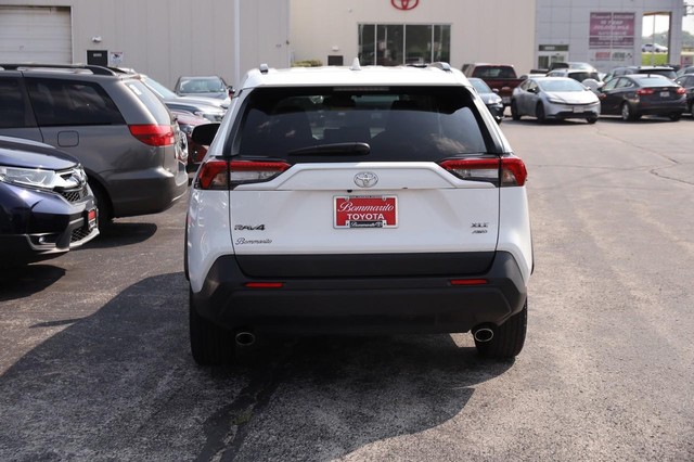 Toyota RAV4 Vehicle Image 06