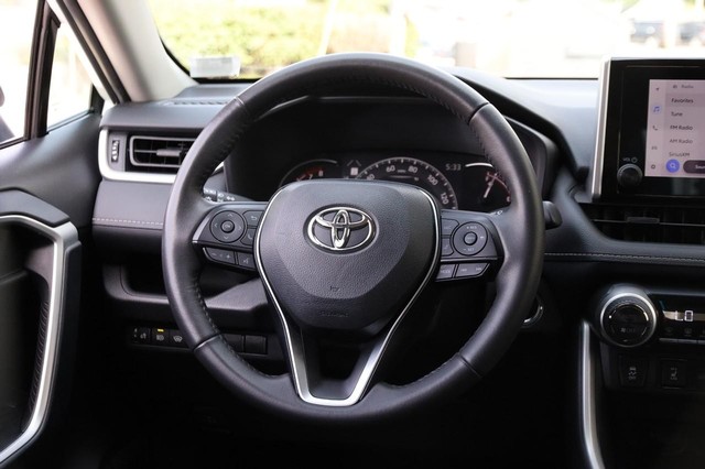 Toyota RAV4 Vehicle Image 24