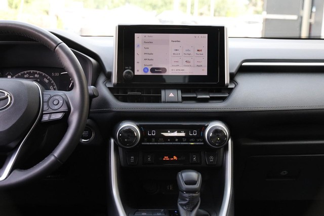 Toyota RAV4 Vehicle Image 25