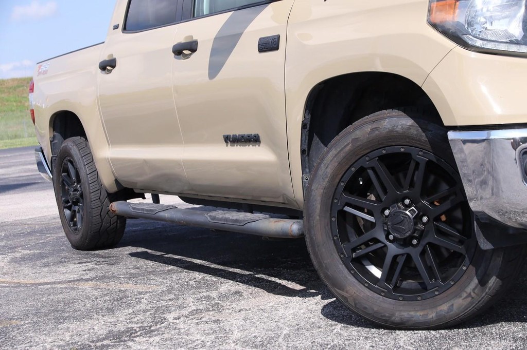 Toyota Tundra 2WD Vehicle Full-screen Gallery Image 3
