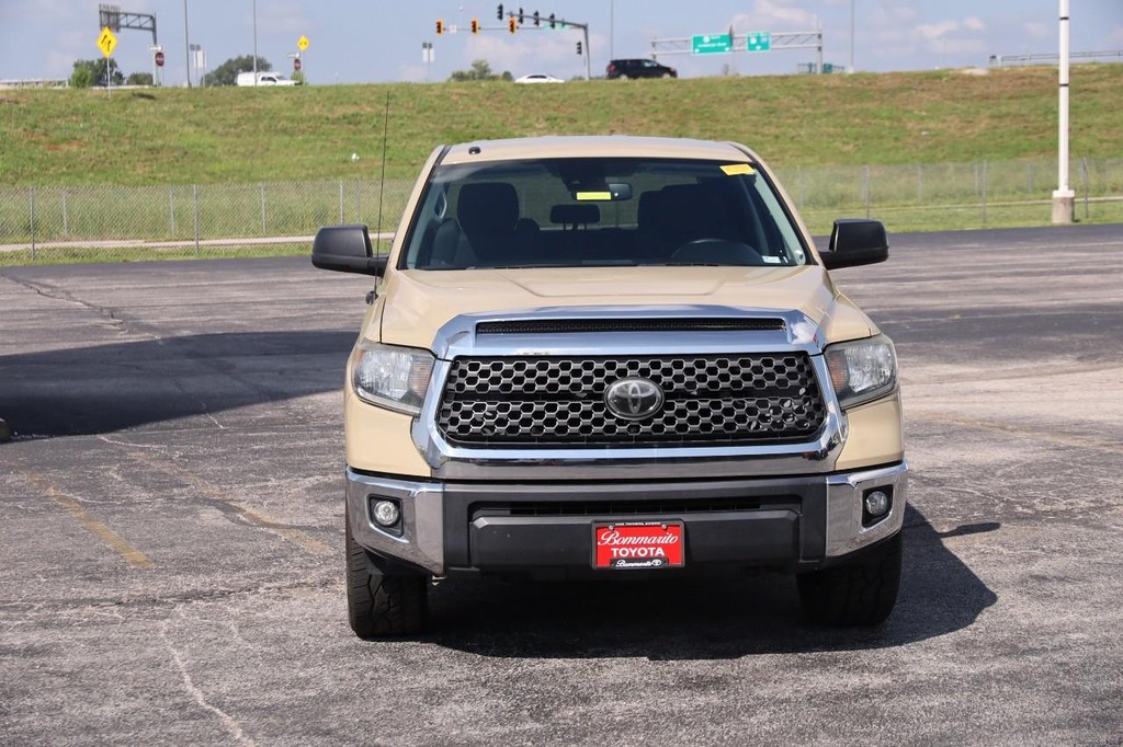 Toyota Tundra 2WD Vehicle Full-screen Gallery Image 4