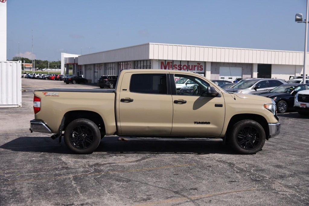 Toyota Tundra 2WD Vehicle Full-screen Gallery Image 5