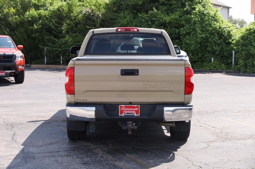 Toyota Tundra 2WD Vehicle Full-screen Gallery Image 6
