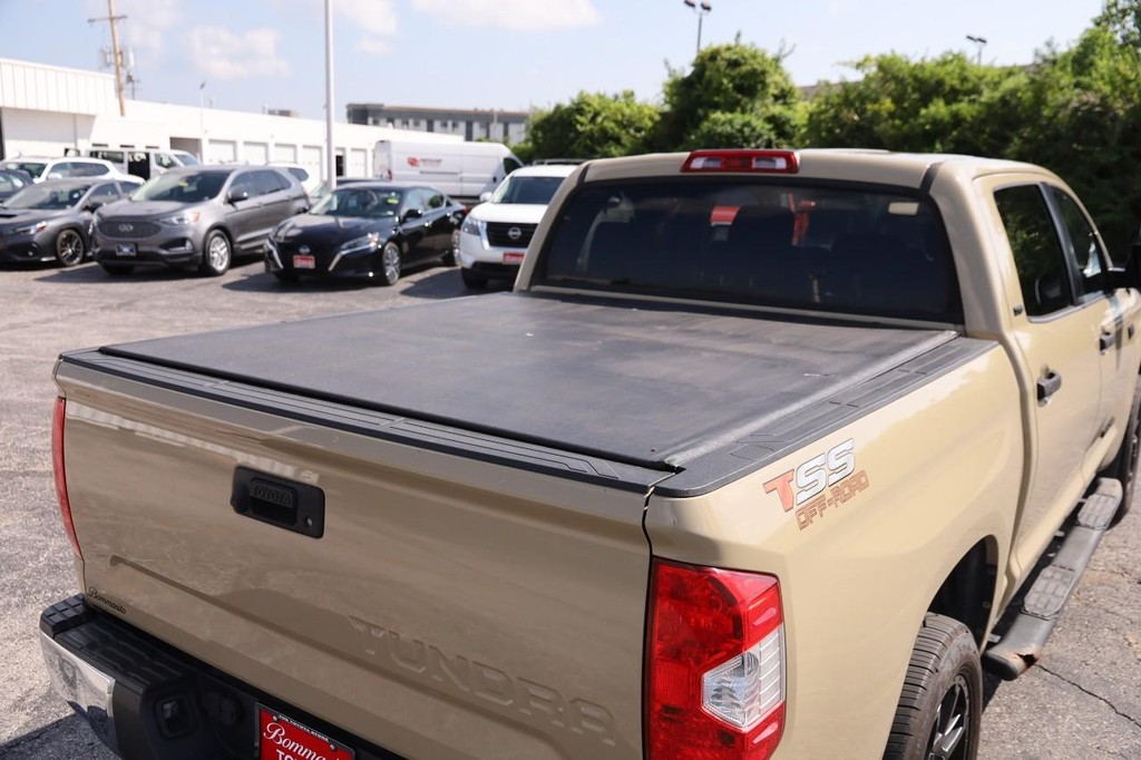 Toyota Tundra 2WD Vehicle Full-screen Gallery Image 7