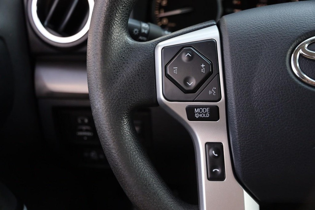 Toyota Tundra 2WD Vehicle Full-screen Gallery Image 11