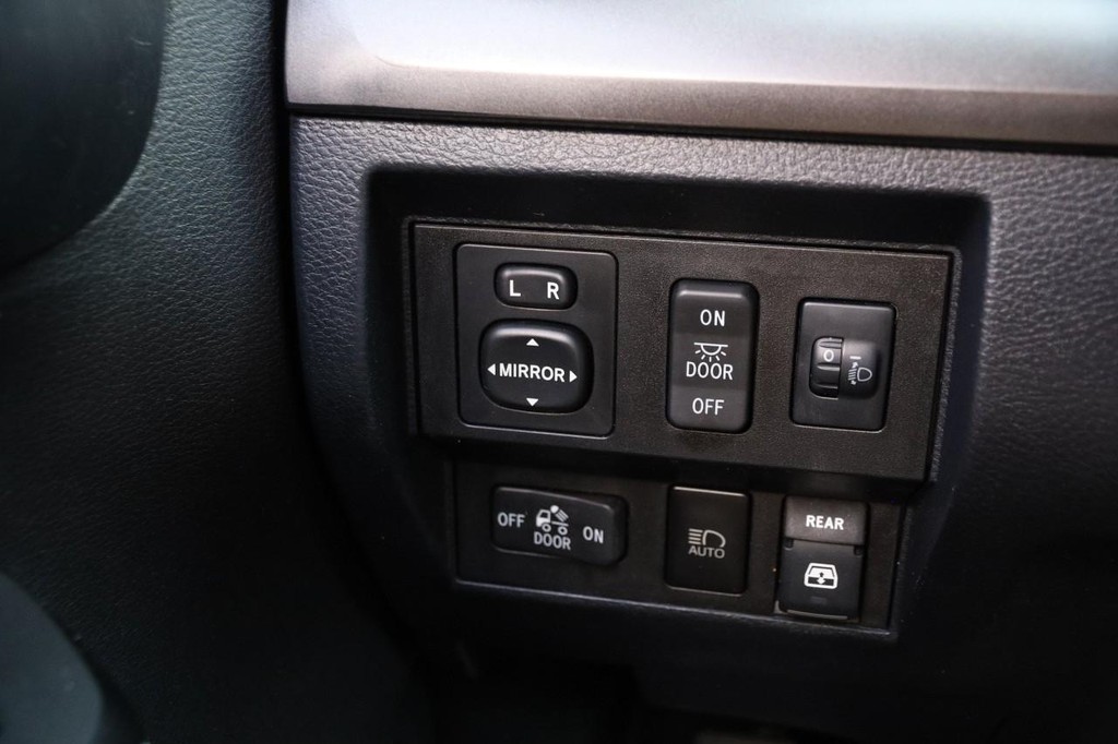 Toyota Tundra 2WD Vehicle Full-screen Gallery Image 20