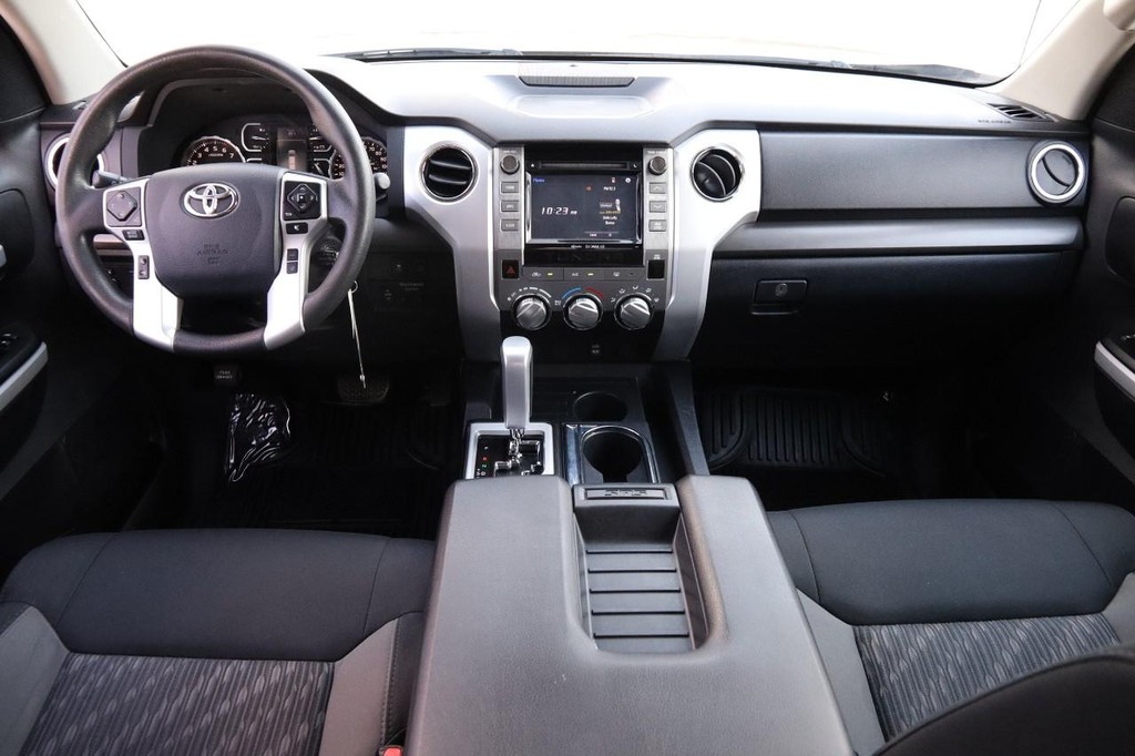 Toyota Tundra 2WD Vehicle Full-screen Gallery Image 21