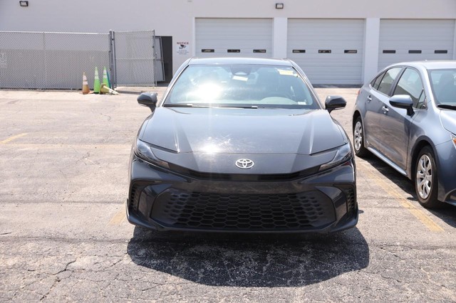 Toyota Camry Vehicle Image 03