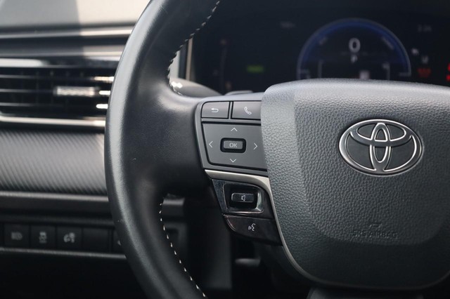 Toyota Camry Vehicle Image 10