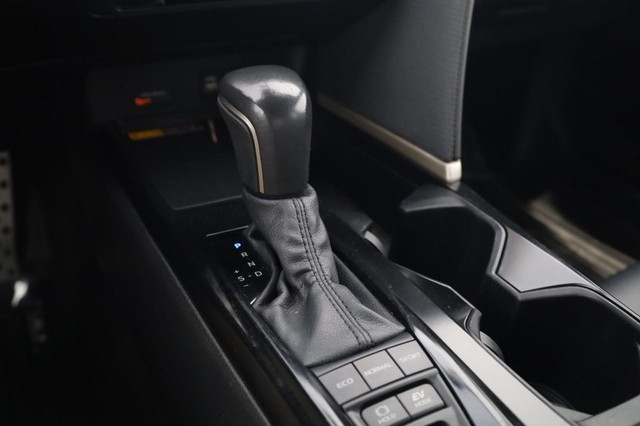 Toyota Camry Vehicle Image 19