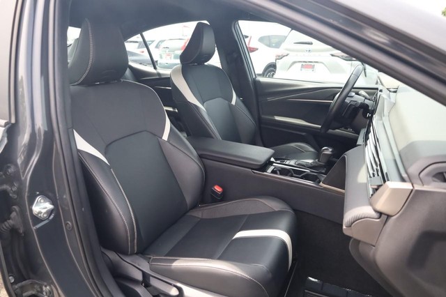 Toyota Camry Vehicle Image 21