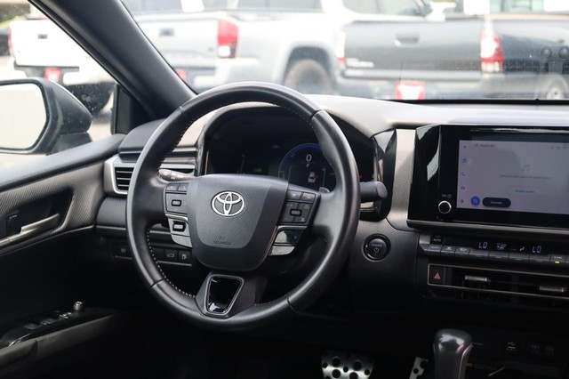 Toyota Camry Vehicle Image 24
