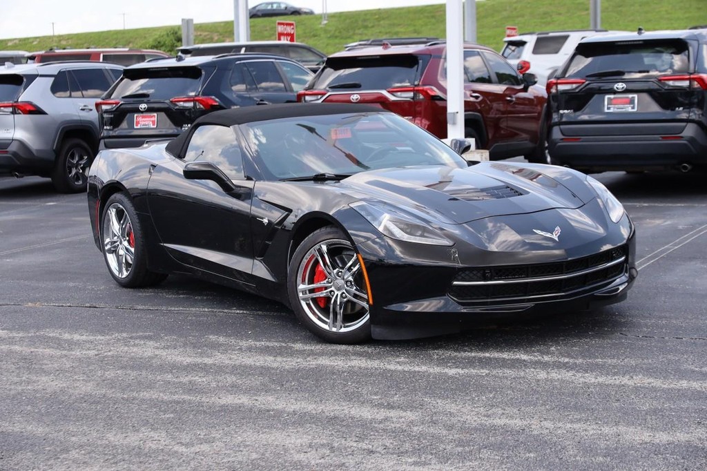 Chevrolet Corvette Vehicle Full-screen Gallery Image 2