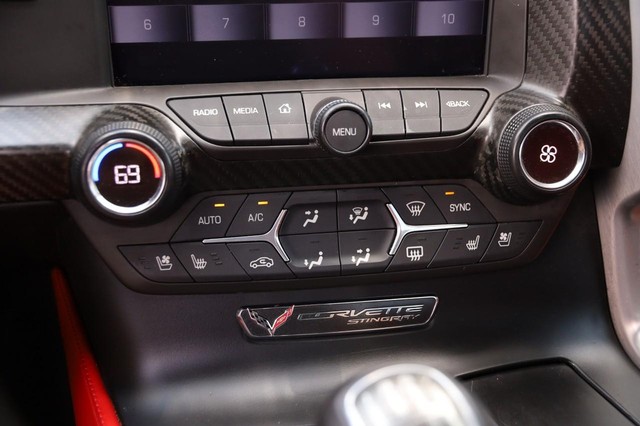Chevrolet Corvette Vehicle Image 17