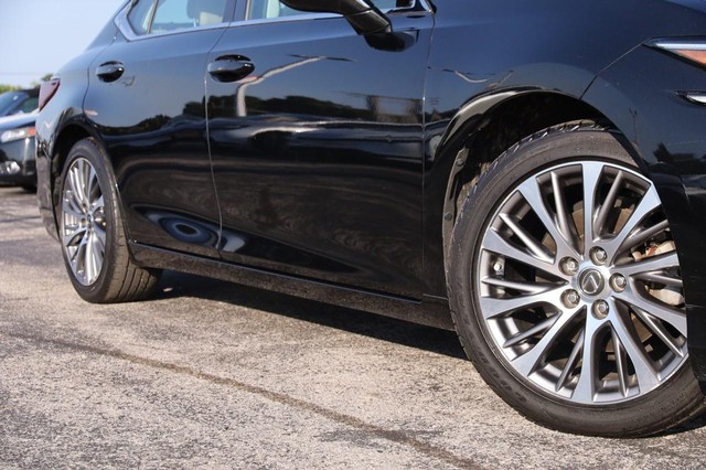 Lexus ES Vehicle Image 03