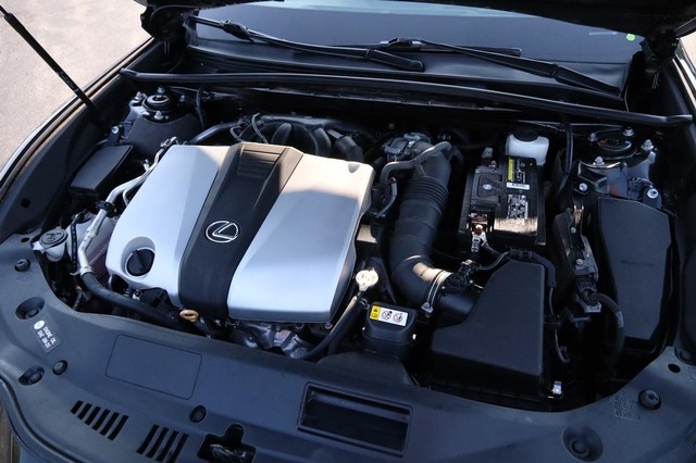 Lexus ES Vehicle Image 29