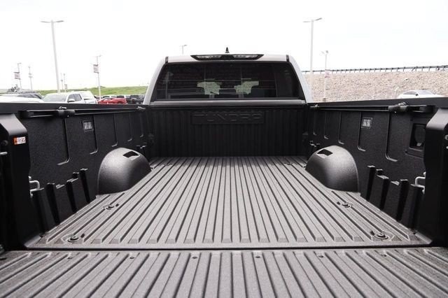 Toyota Tundra 4WD Vehicle Image 08