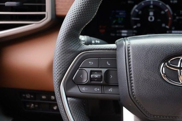 Toyota Tundra 4WD Vehicle Image 13