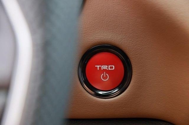Toyota Tundra 4WD Vehicle Image 16