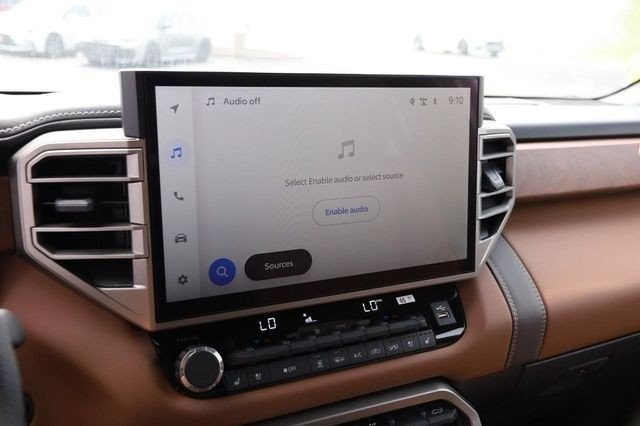 Toyota Tundra 4WD Vehicle Image 17