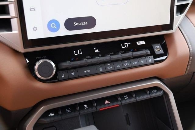 Toyota Tundra 4WD Vehicle Image 19