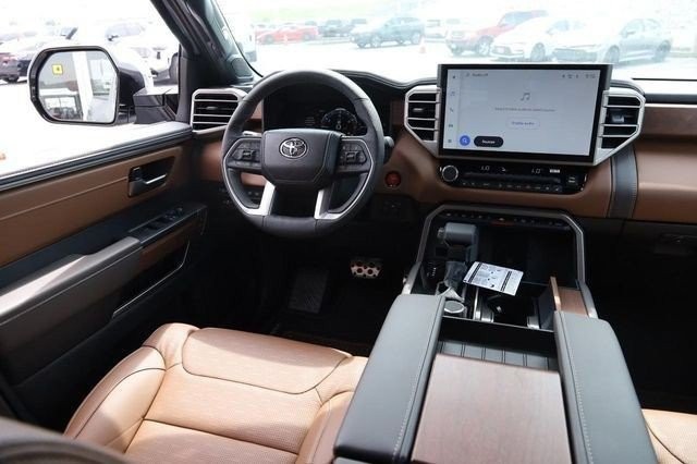 Toyota Tundra 4WD Vehicle Image 24