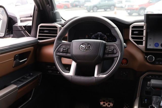 Toyota Tundra 4WD Vehicle Image 25