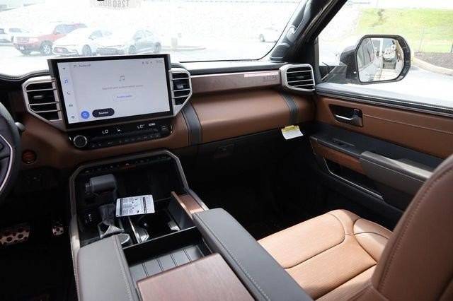 Toyota Tundra 4WD Vehicle Image 27