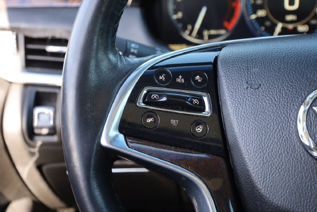 Cadillac XTS Vehicle Full-screen Gallery Image 12