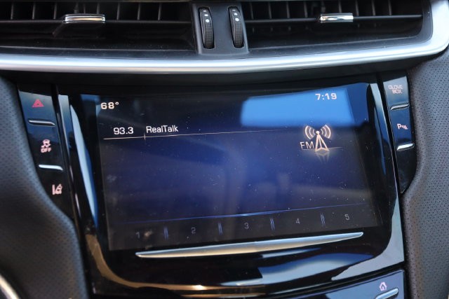 Cadillac XTS Vehicle Full-screen Gallery Image 17