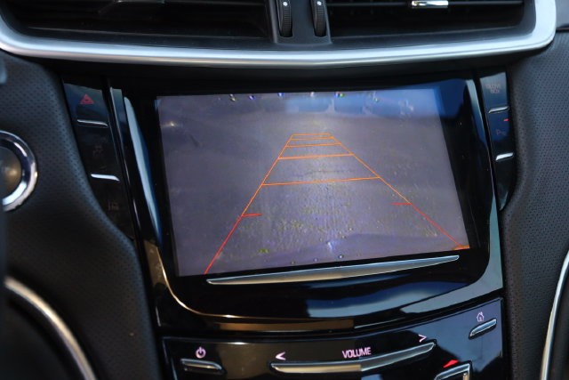 Cadillac XTS Vehicle Full-screen Gallery Image 18