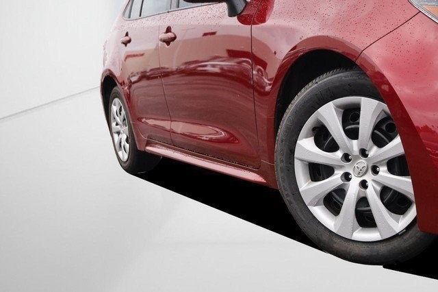 Toyota Corolla Vehicle Full-screen Gallery Image 3