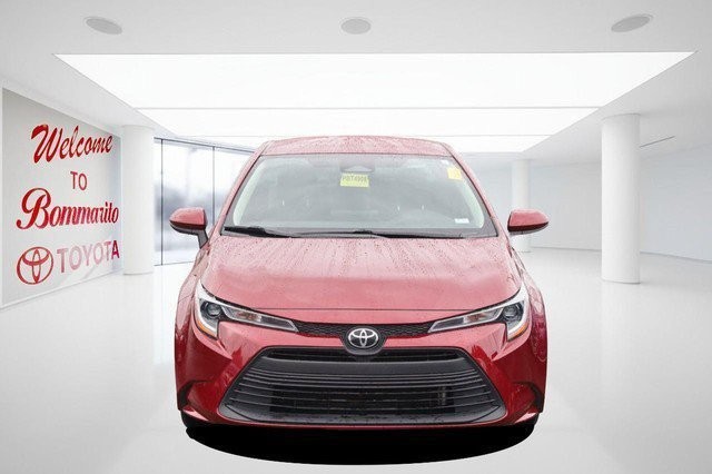 Toyota Corolla Vehicle Full-screen Gallery Image 4