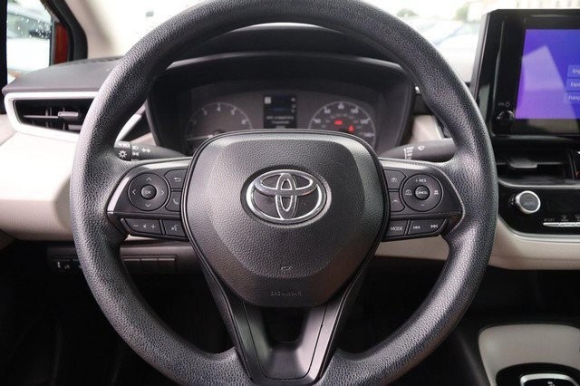 Toyota Corolla Vehicle Full-screen Gallery Image 10
