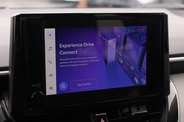 Toyota Corolla Vehicle Full-screen Gallery Image 16