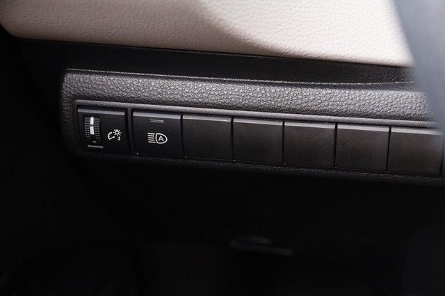 Toyota Corolla Vehicle Full-screen Gallery Image 19