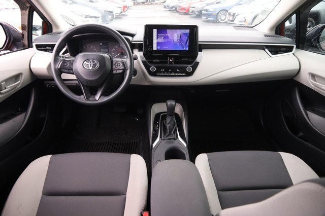 Toyota Corolla Vehicle Full-screen Gallery Image 20