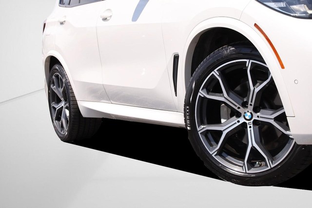 BMW X5 Vehicle Image 03
