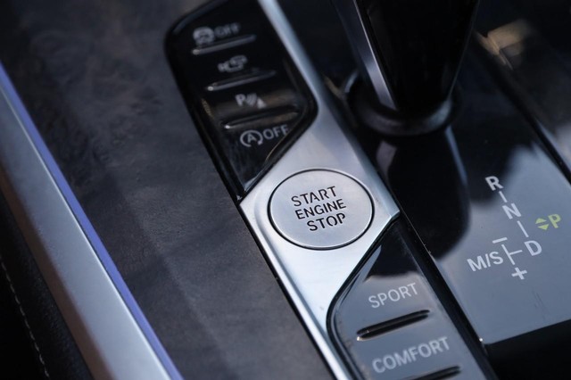 BMW X5 Vehicle Image 16