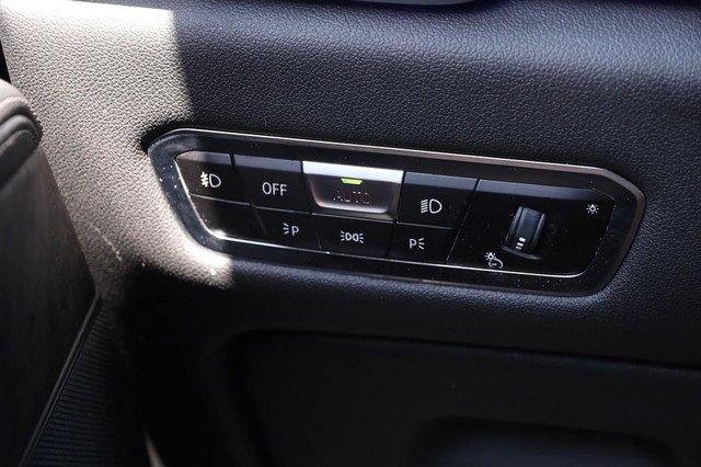 BMW X5 Vehicle Image 25
