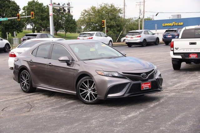 Toyota Camry Vehicle Image 02