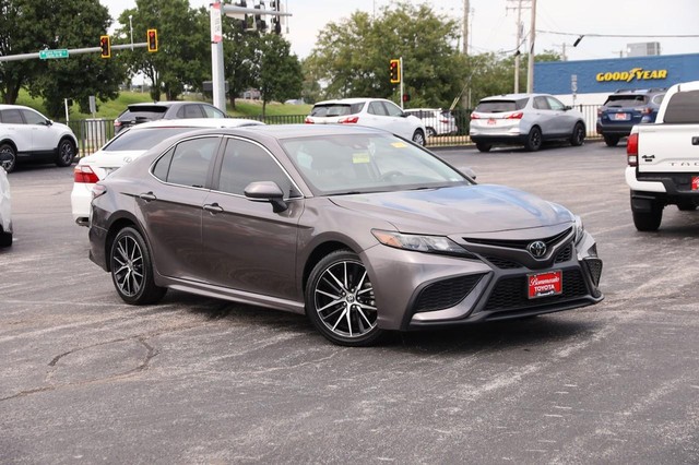 Toyota Camry Vehicle Image 03