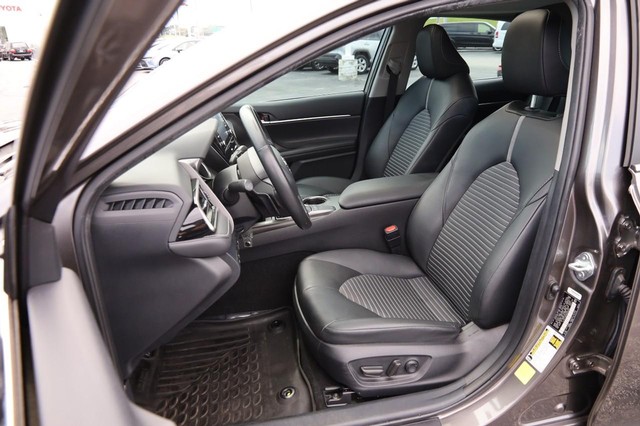 Toyota Camry Vehicle Image 10