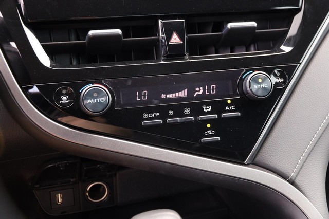 Toyota Camry Vehicle Image 19