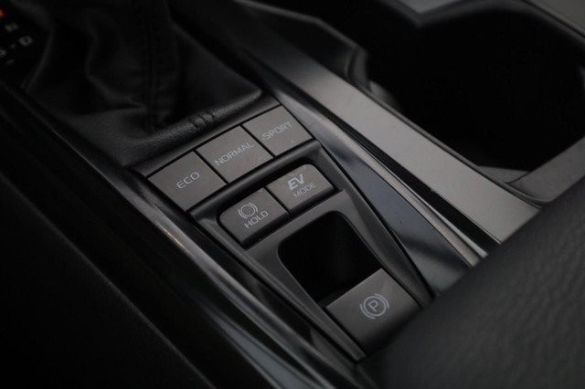 Toyota Camry Vehicle Full-screen Gallery Image 18