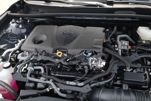 Toyota Camry Vehicle Full-screen Gallery Image 26