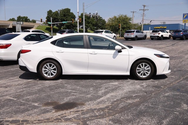 Toyota Camry Vehicle Image 05