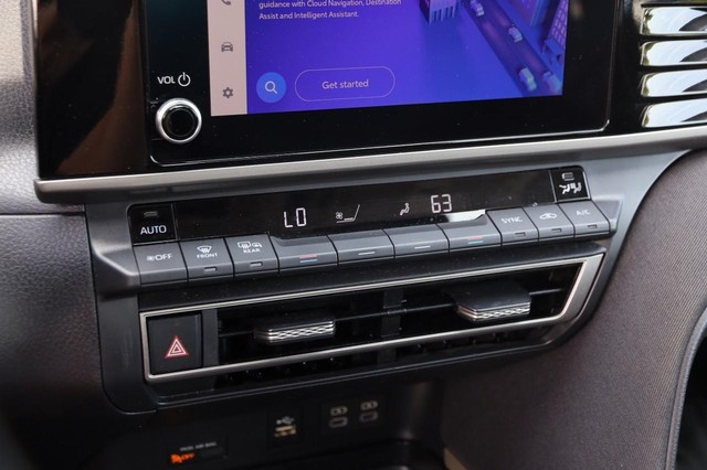 Toyota Camry Vehicle Image 17