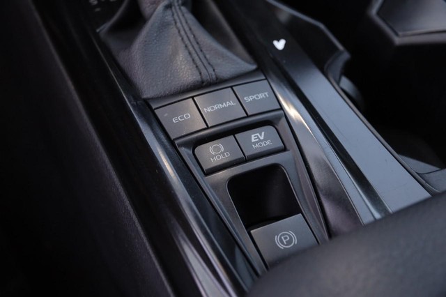 Toyota Camry Vehicle Image 18